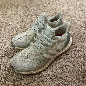 Women’s 7.5 light blue/white Adidas Ultraboost